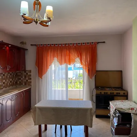 Cozy Family With Parking, 100m To Prázdninový dům Pogradec
